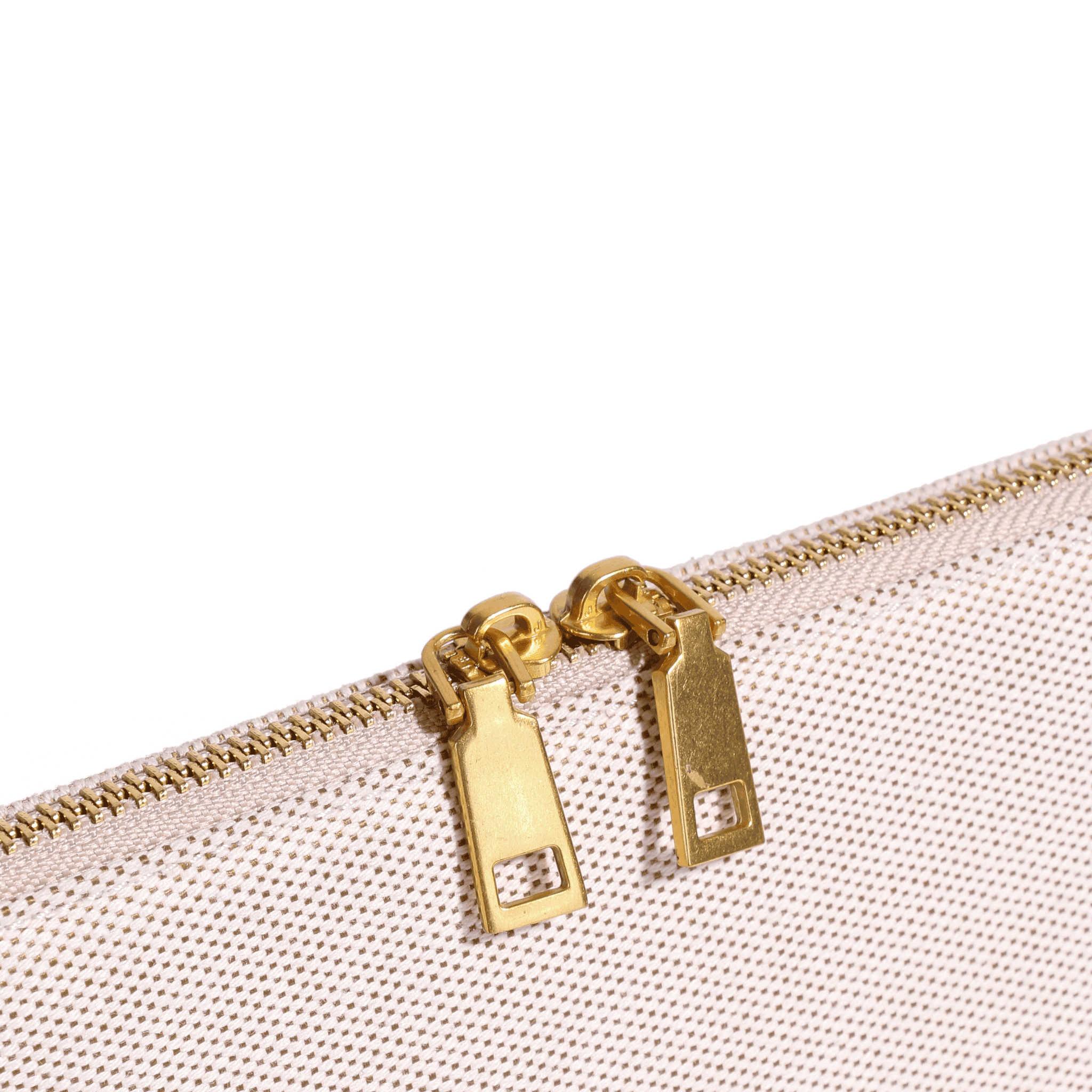 JURGI Mano Bag - Canvas & Cognac Leather – lifestyle shot