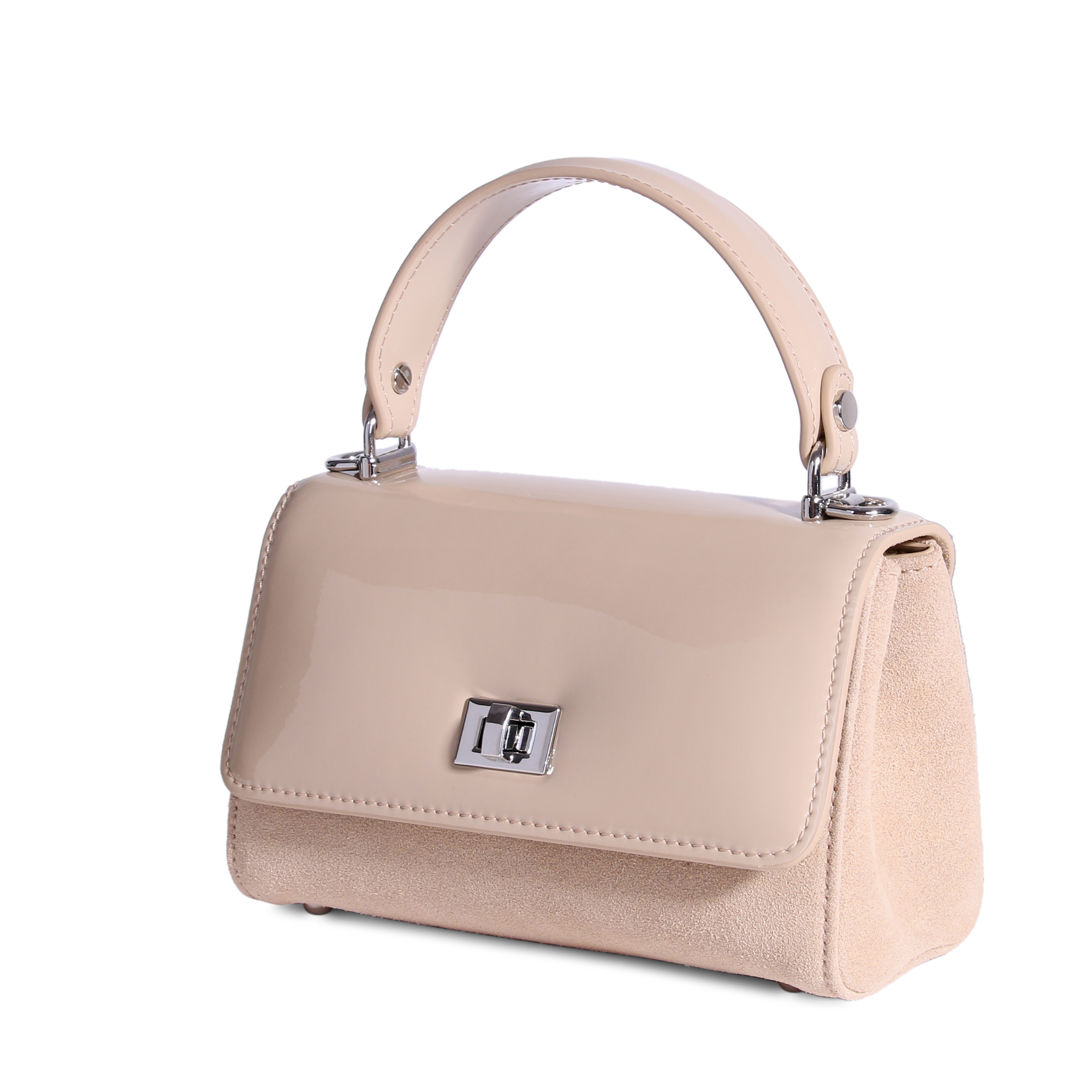 JURGI sand handbag detail – silver clasp and warm suede craftsmanship